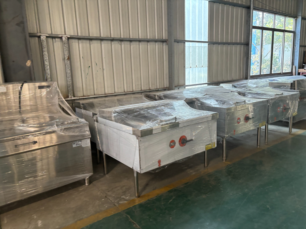 嘉兴市商用厨房工程商必看：CCC标准商用炉灶源头厂家打造清凉厨房新体验