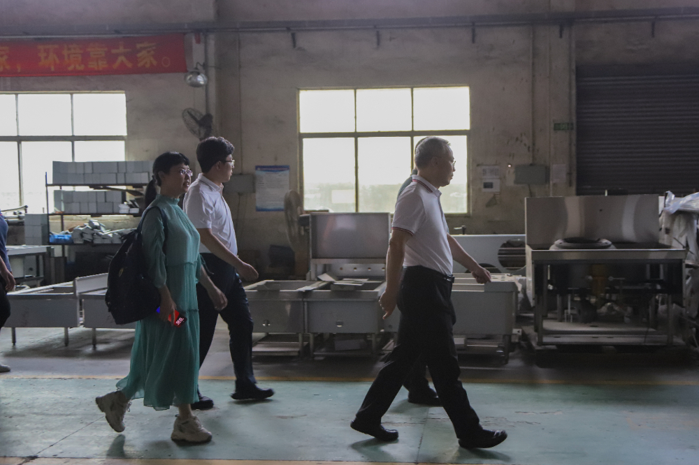 广东中山商用厨具代理商必看：CCC认证中压液化气猛火灶背后的商用厨房工程设备源头工厂