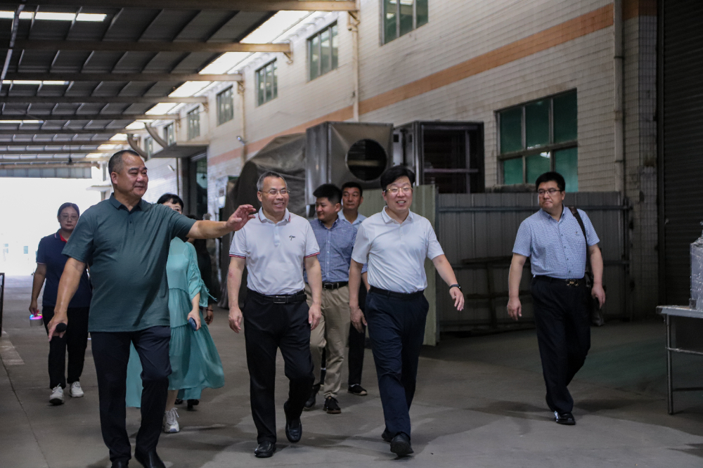 还在为定制商用厨具发愁？最新3c标准商用厨房设备源头厂帮你搞定，上海市商用厨具经销商看过来！