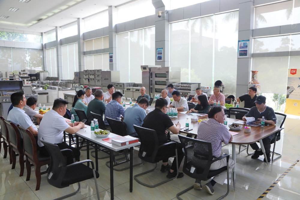 梅州商用厨房工程商，你还在为火力不足发愁？ccc商用厨具源头厂来帮你！